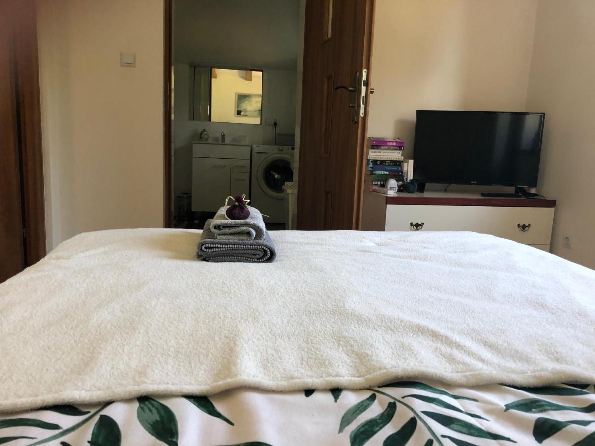Vila Czytelnia W Sadzie Krzykawka Exteriér fotografie