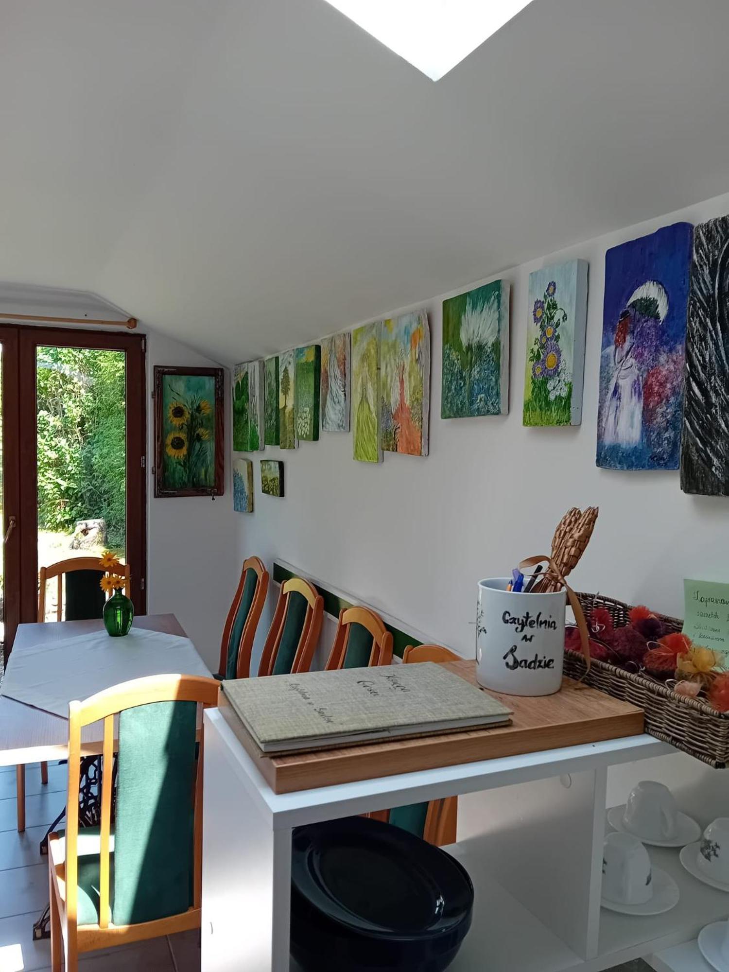 Vila Czytelnia W Sadzie Krzykawka Exteriér fotografie
